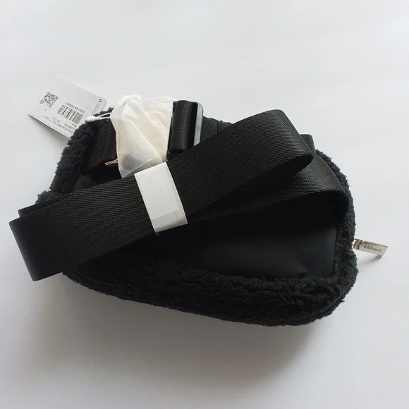 NEW Lululemon Athletica Everywhere Belt Bag Fleece Sherpa Black 1L - Picture 8 of 13